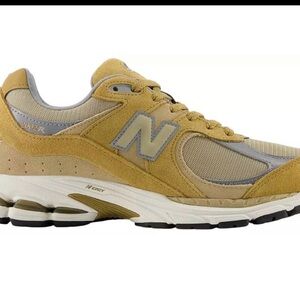 New Balance Men's Beige and Gray Sneakers